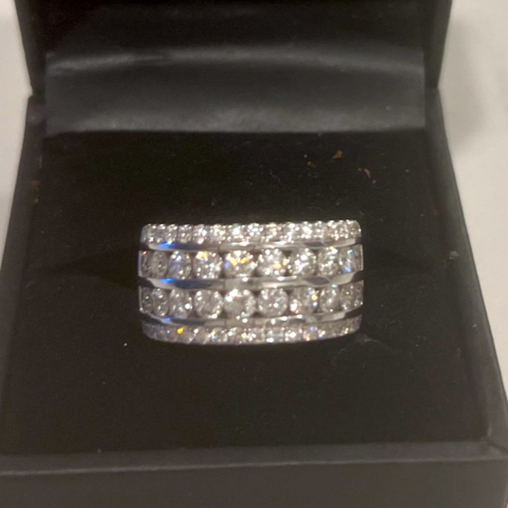 Cocktail Ring - Picture 1 of 3